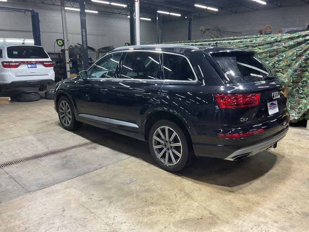 2018 Audi Q7 Image 2