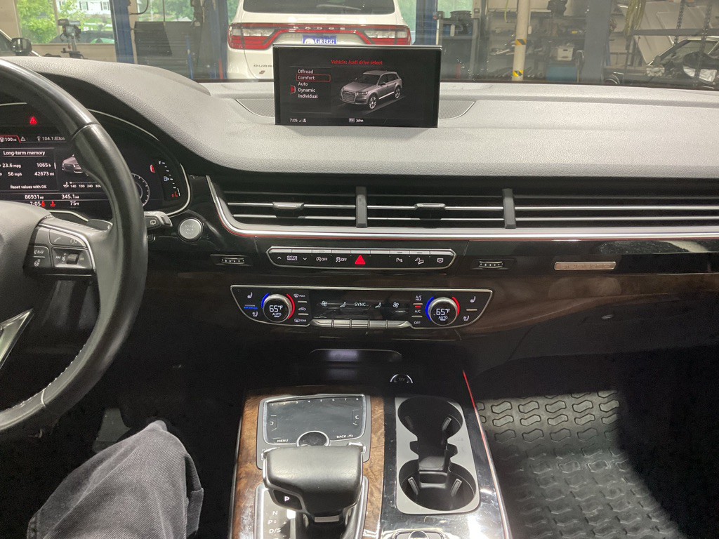 2018 Audi Q7 Image 9