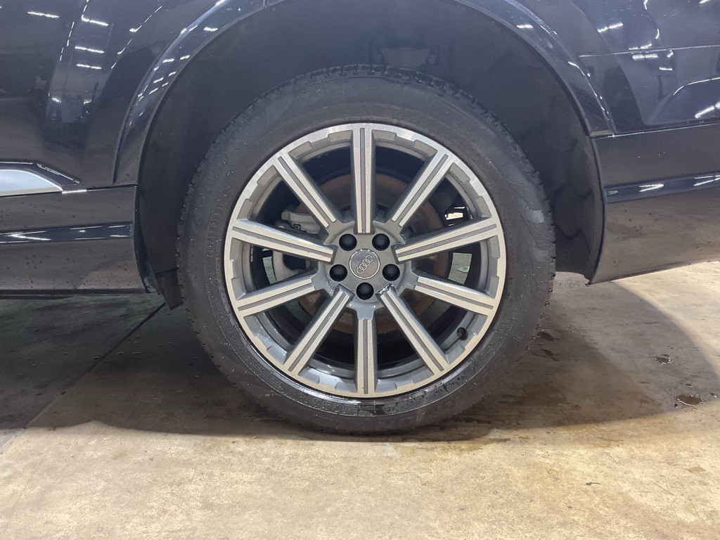 2018 Audi Q7 Image 10