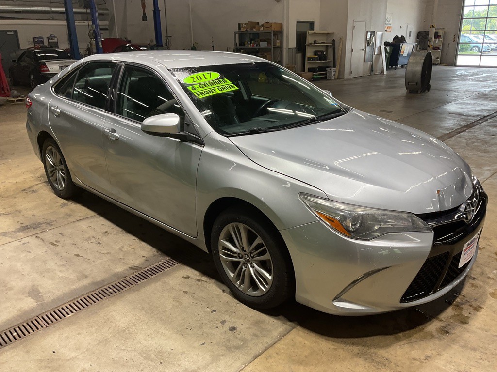2017 Toyota Camry Image 4