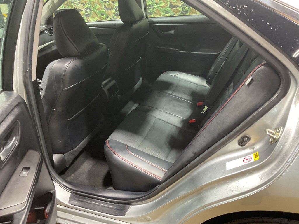 2017 Toyota Camry Image 6