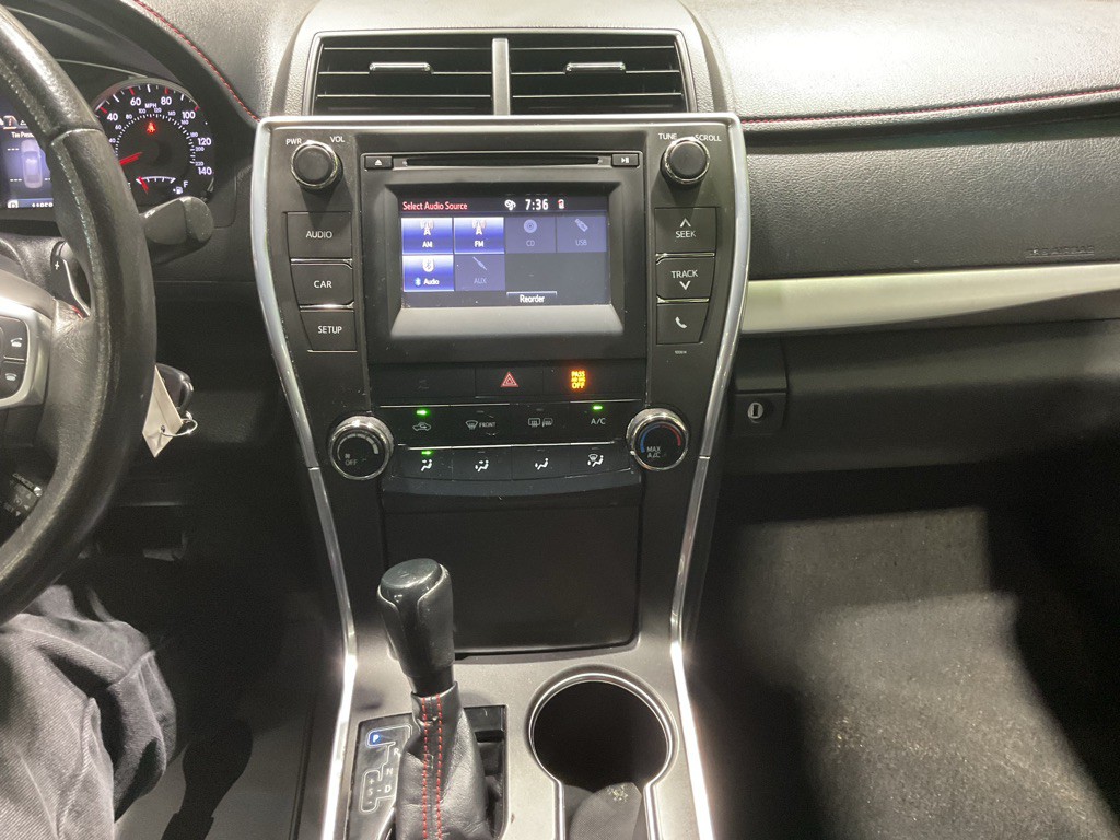 2017 Toyota Camry Image 8