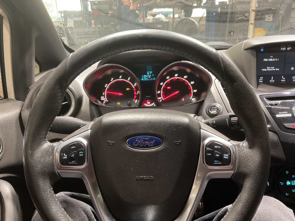 2016 Ford Fiesta Image 8