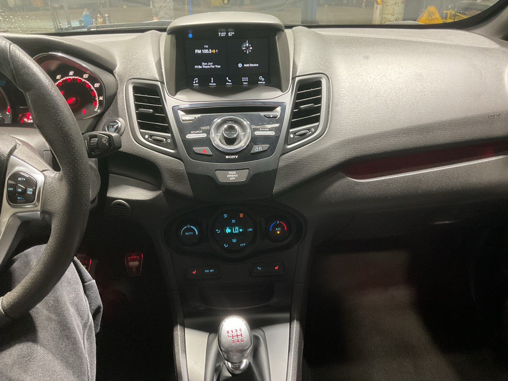 2016 Ford Fiesta Image 9