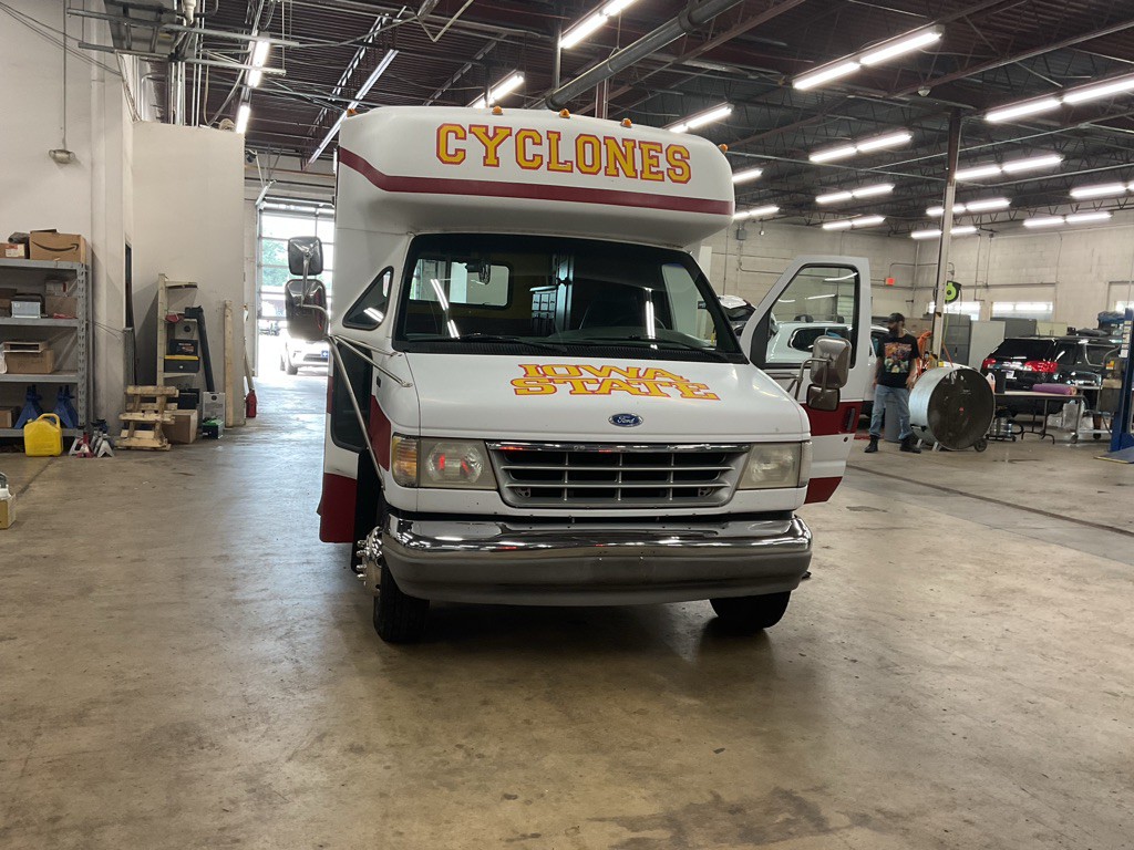 1994 Ford Econoline Image 2