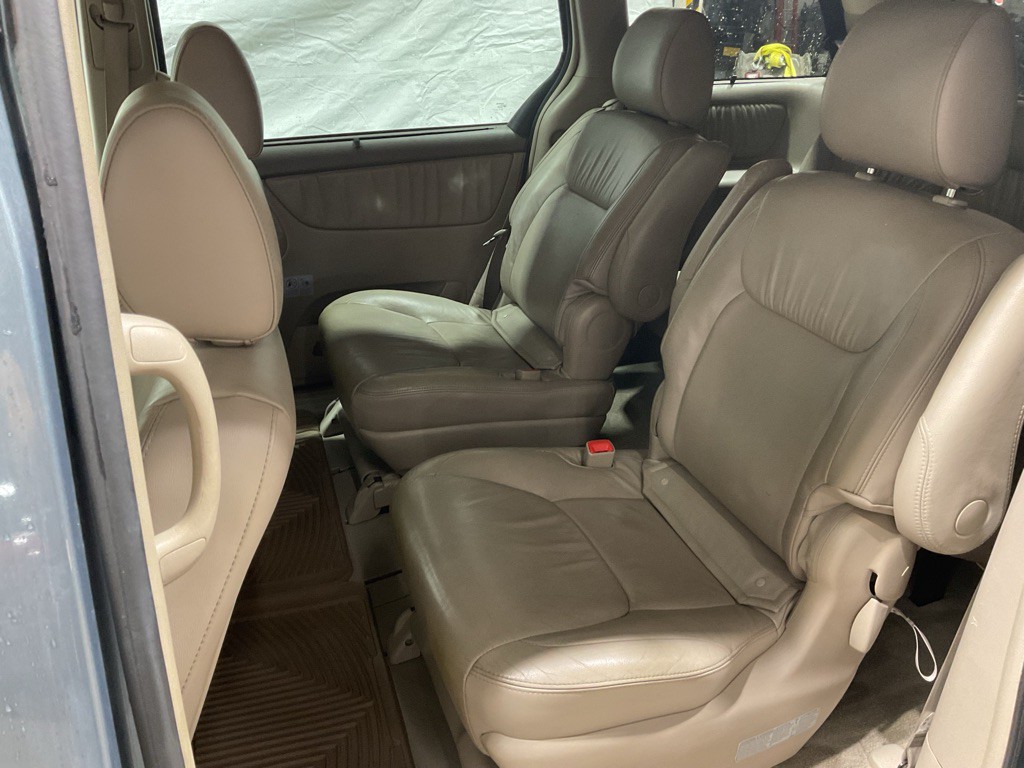 2009 Toyota Sienna Image 7