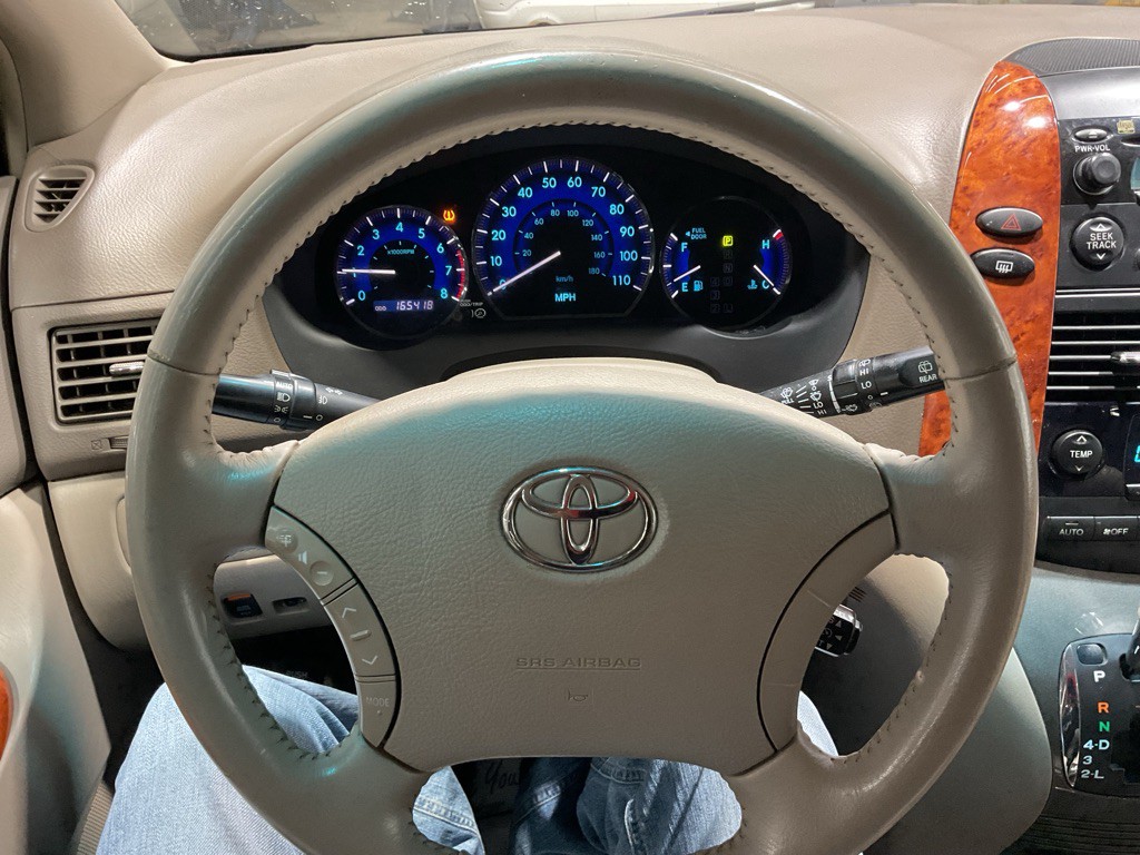 2009 Toyota Sienna Image 8