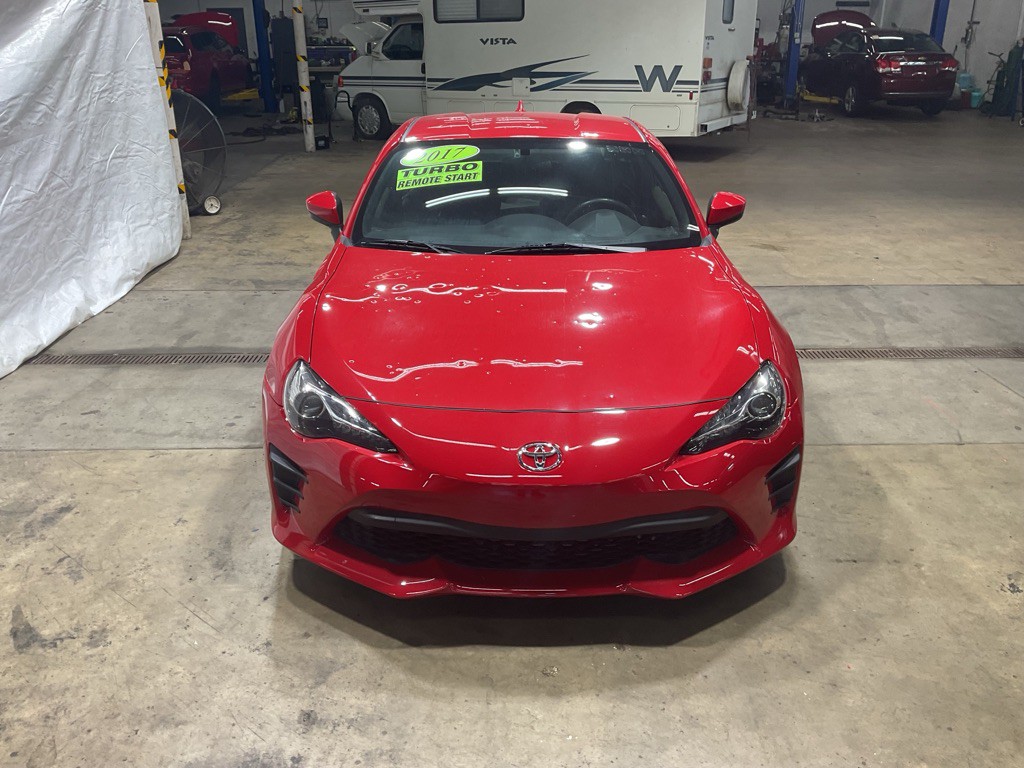 2017 Toyota 86 Image 2