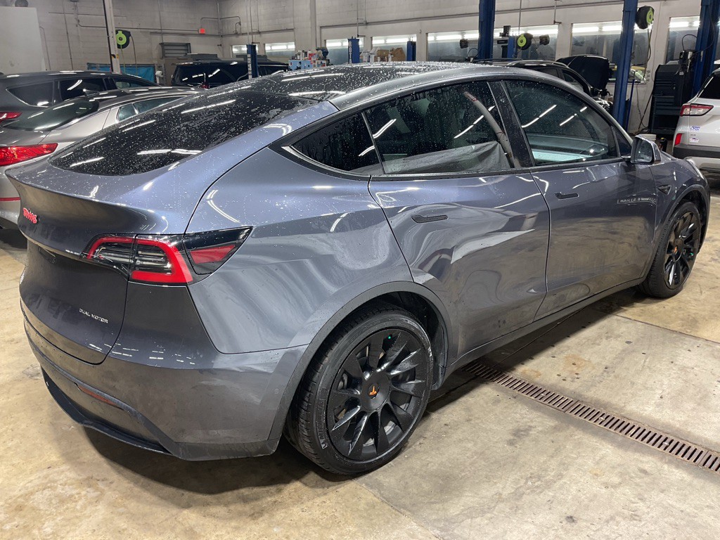 2021 Tesla Model Y Image 3