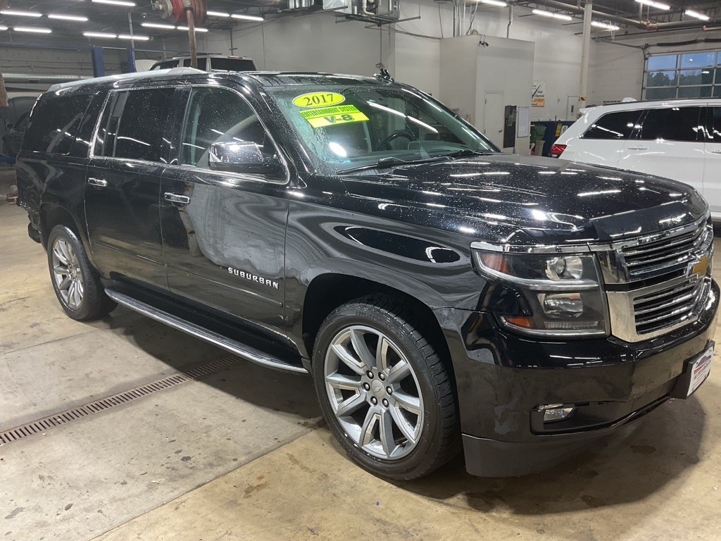 2017 Chevrolet Suburban Image 4