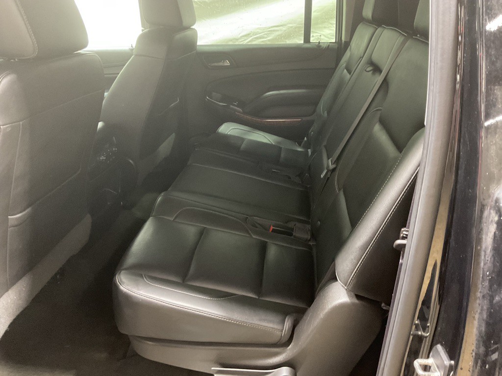 2017 Chevrolet Suburban Image 7