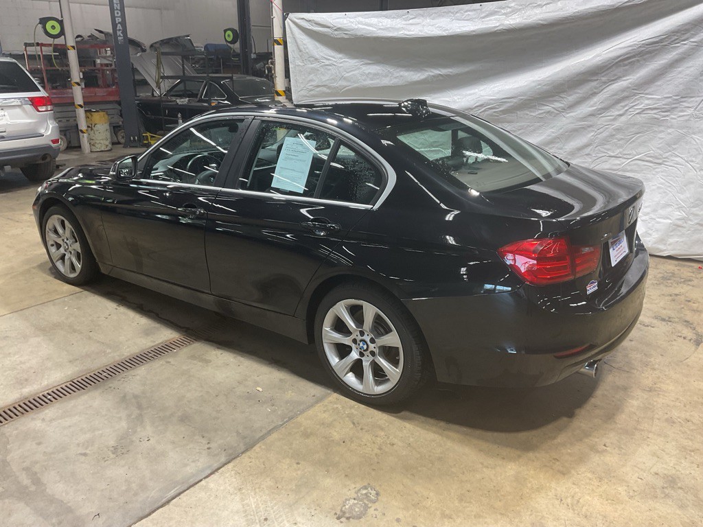2015 BMW 3 Series Image 2