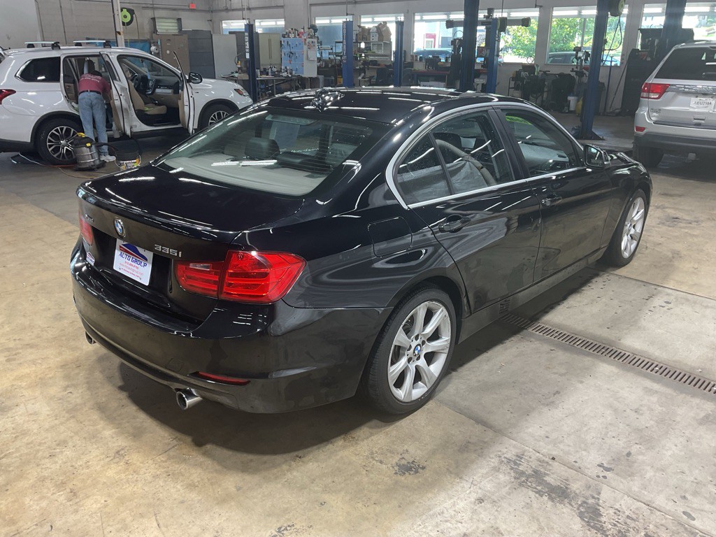 2015 BMW 3 Series Image 3