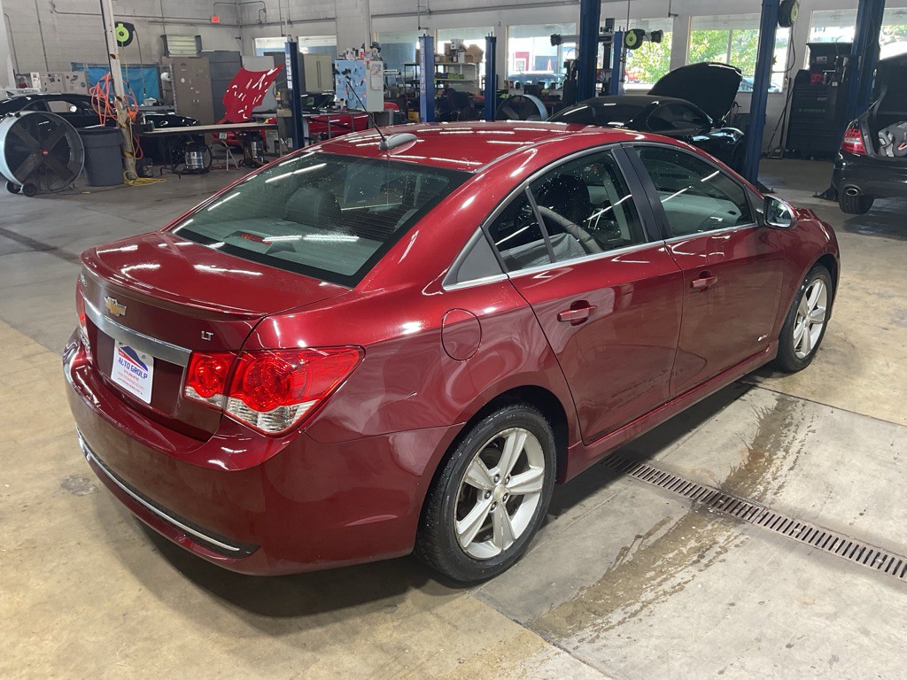 2016 Chevrolet Cruze Image 2