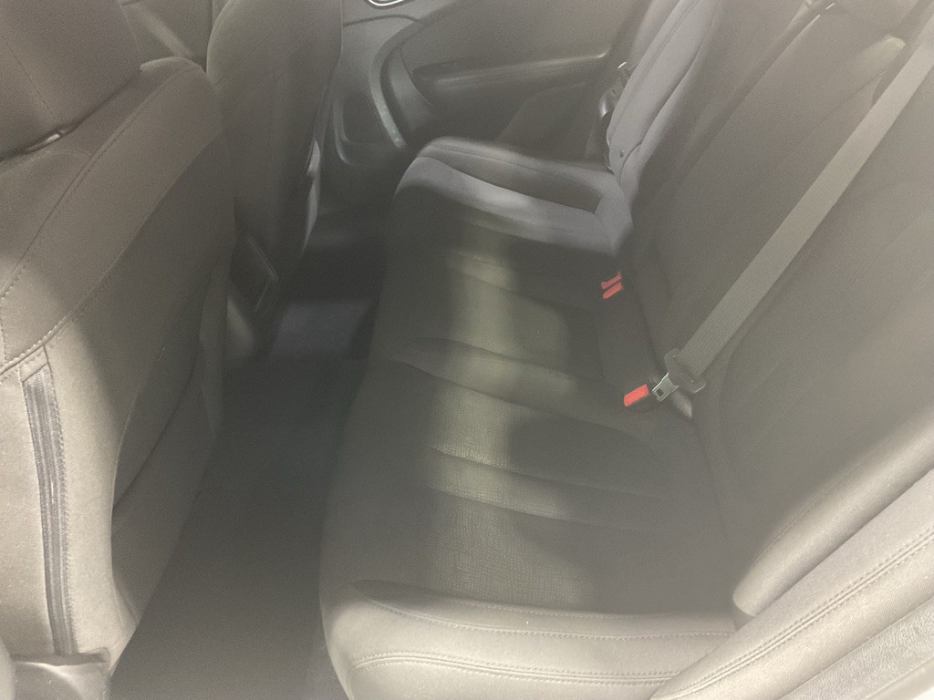 2017 Chrysler 200 Image 7