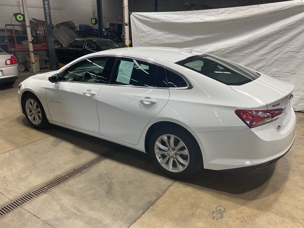 2022 Chevrolet Malibu Image 2