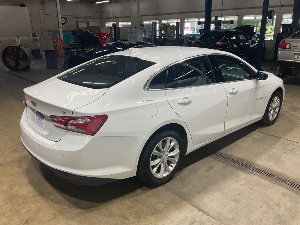2022 Chevrolet Malibu Image 3