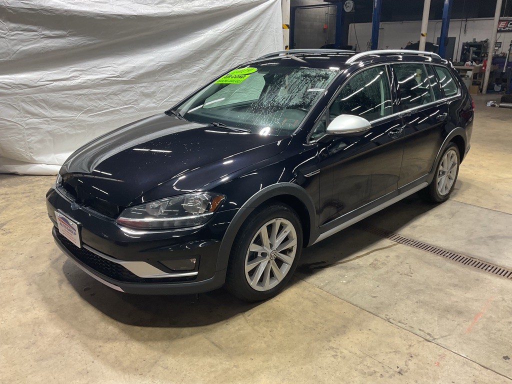 2019 Volkswagen Golf Image 1