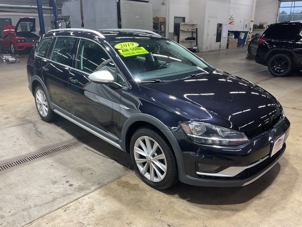 2019 Volkswagen Golf Image 4