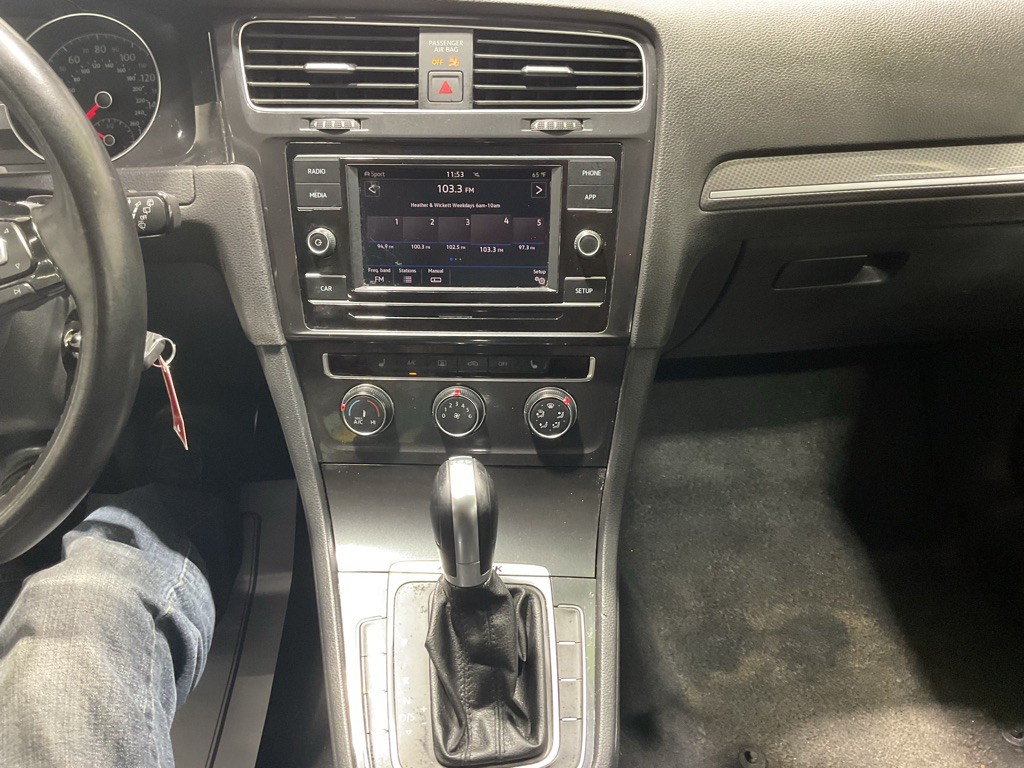 2019 Volkswagen Golf Image 9