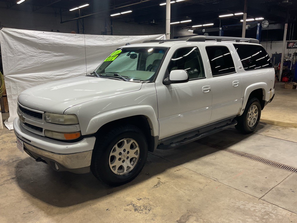 2005 Chevrolet Suburban Image 1