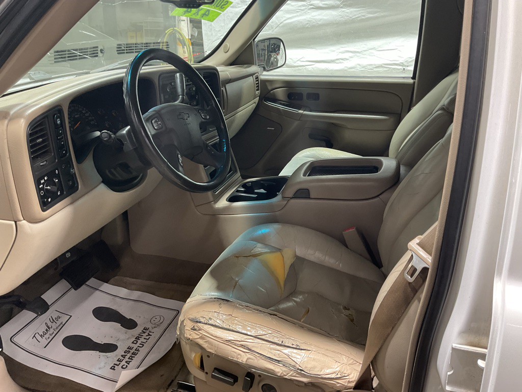 2005 Chevrolet Suburban Image 6