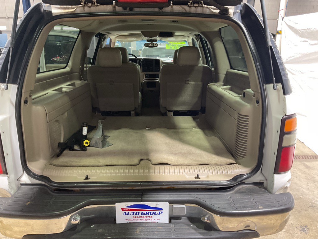2005 Chevrolet Suburban Image 8