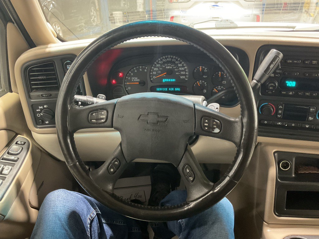 2005 Chevrolet Suburban Image 9