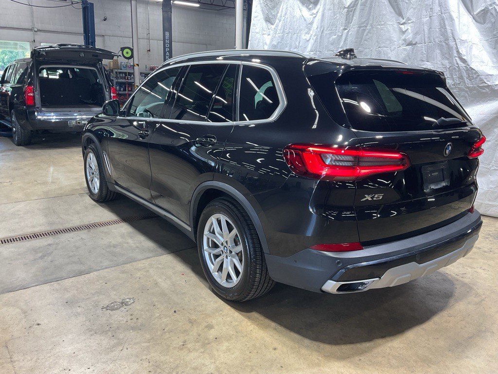 2019 BMW X5 Image 2
