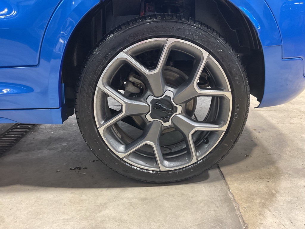 2021 FIAT 500 Image 10