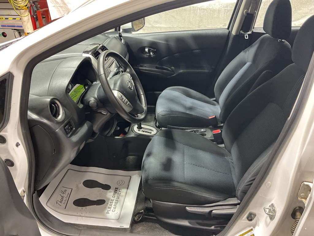 2016 Nissan Versa Image 6