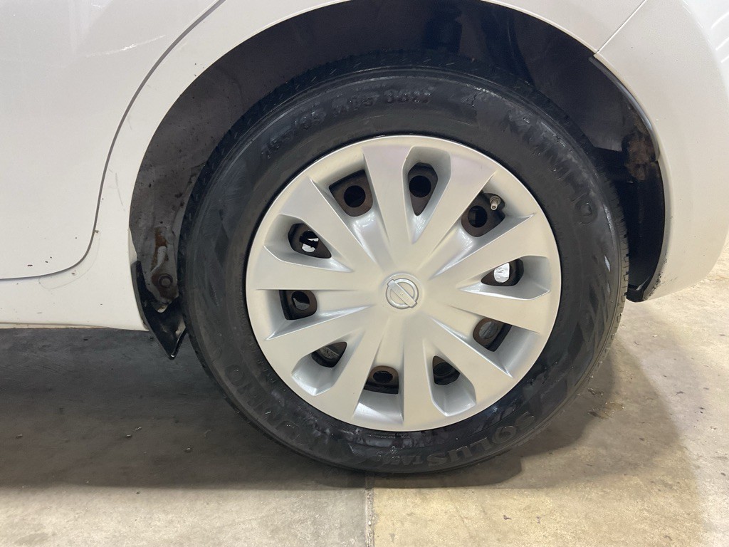 2016 Nissan Versa Image 10