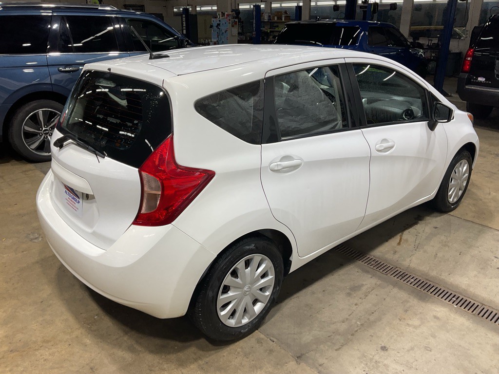 2016 Nissan Versa Image 13