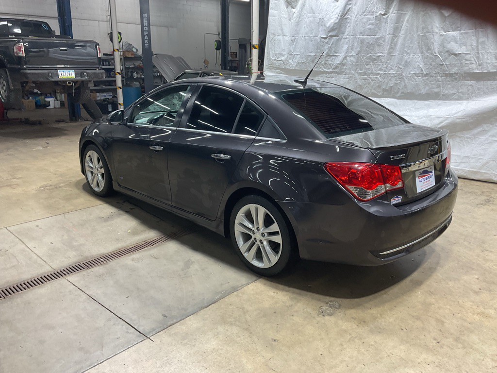 2014 Chevrolet Cruze Image 2