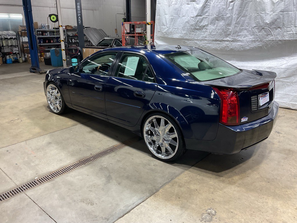 2004 Cadillac CTS Image 2