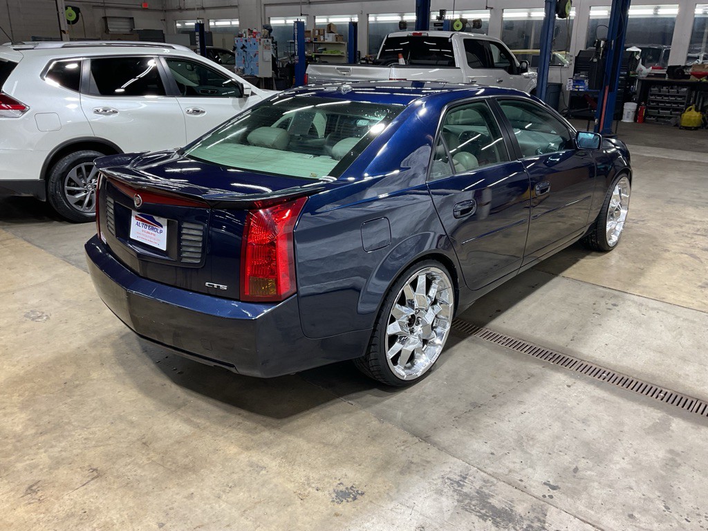 2004 Cadillac CTS Image 3