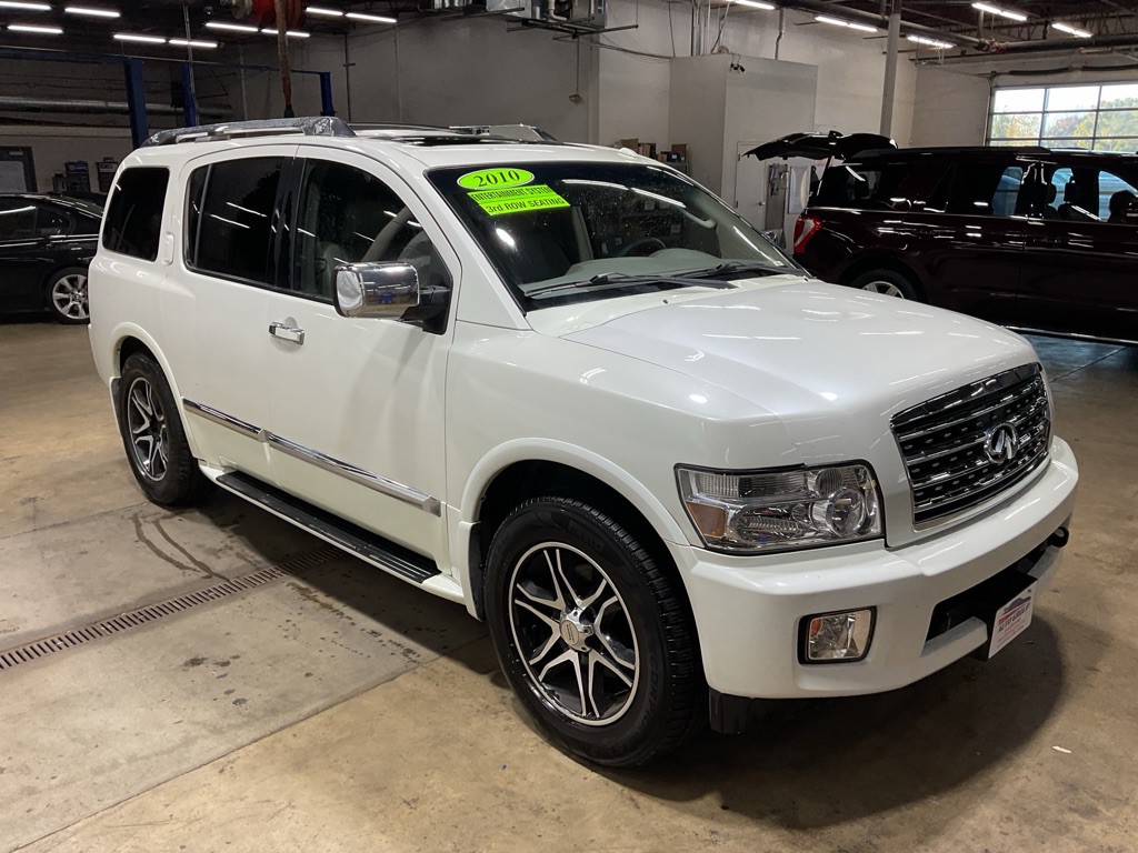 2010 INFINITI QX56 Image 4