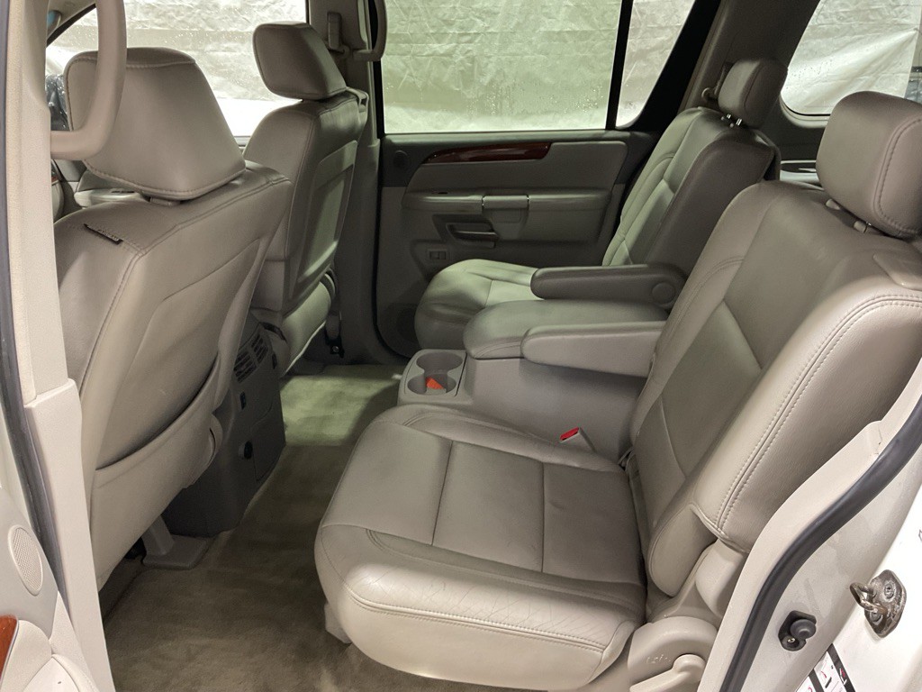 2010 INFINITI QX56 Image 7