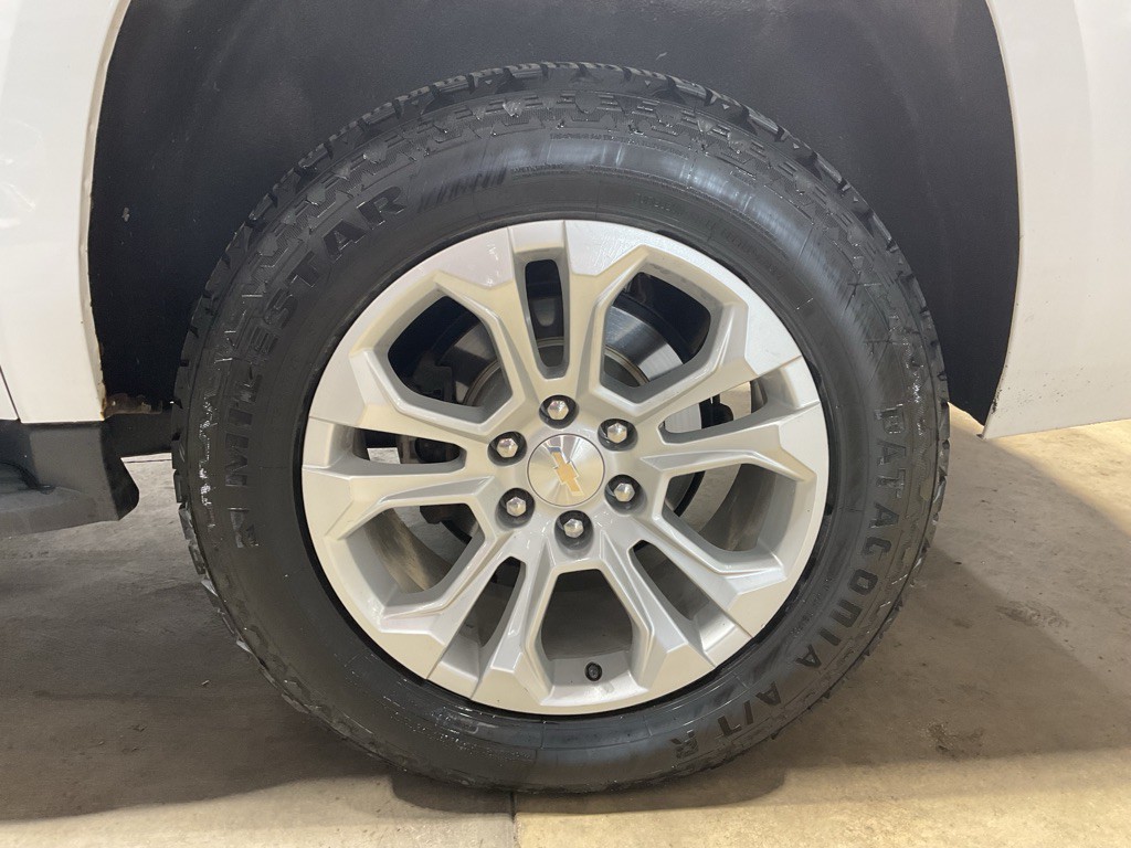 2018 Chevrolet Suburban Image 13