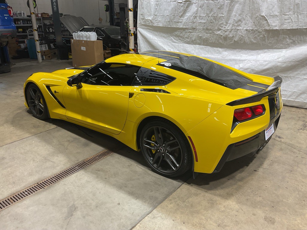 2015 Chevrolet Corvette Image 2