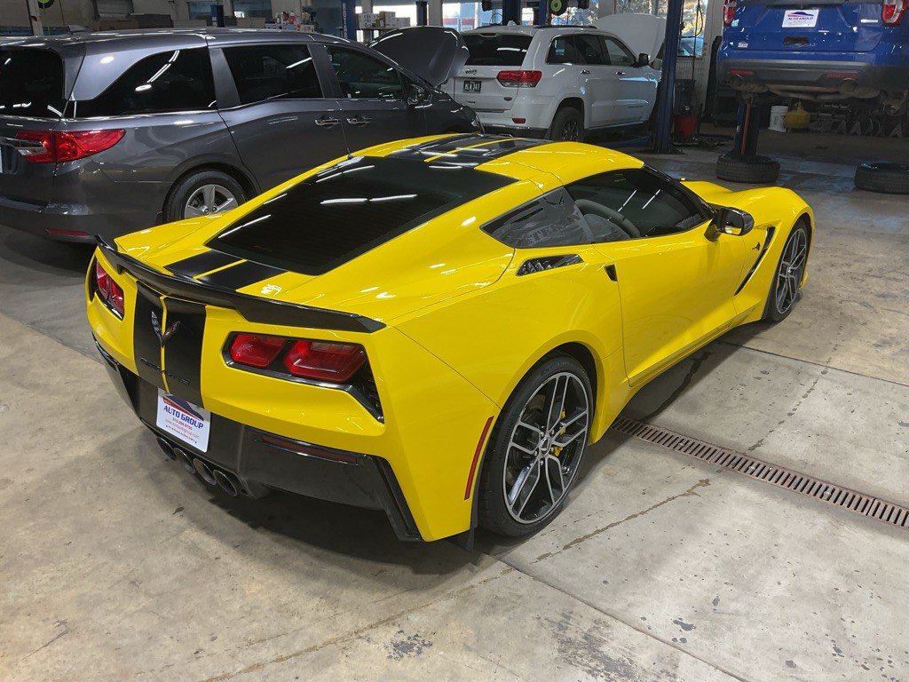 2015 Chevrolet Corvette Image 3
