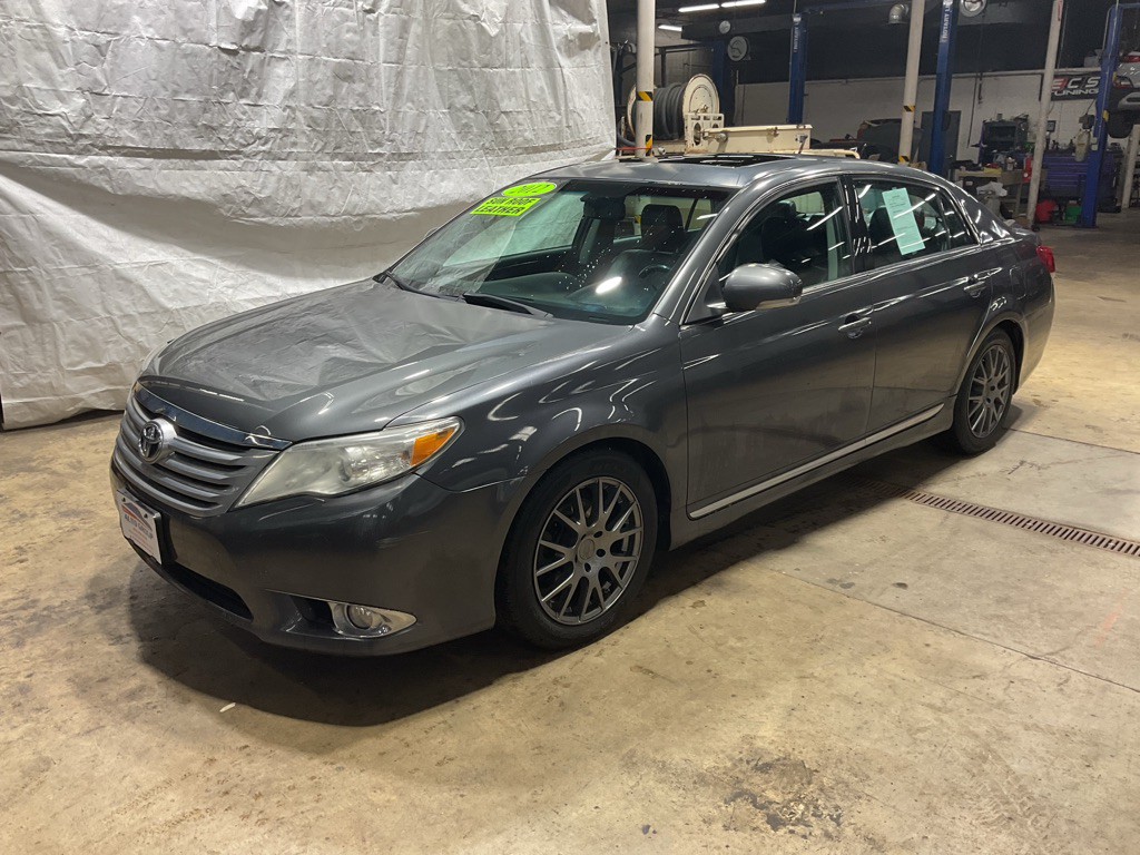 2012 Toyota Avalon Image 1