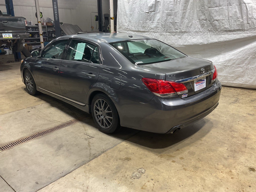 2012 Toyota Avalon Image 2