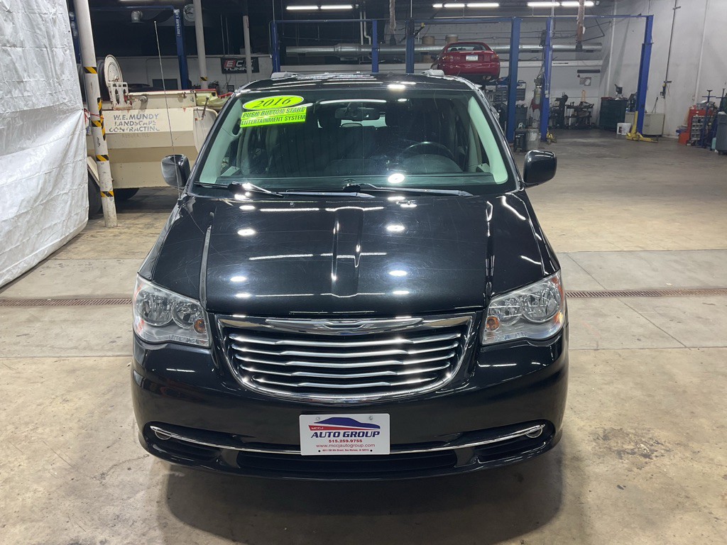 2016 Chrysler Town & Country Image 5