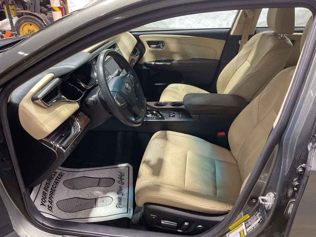 2013 Toyota Avalon Image 8