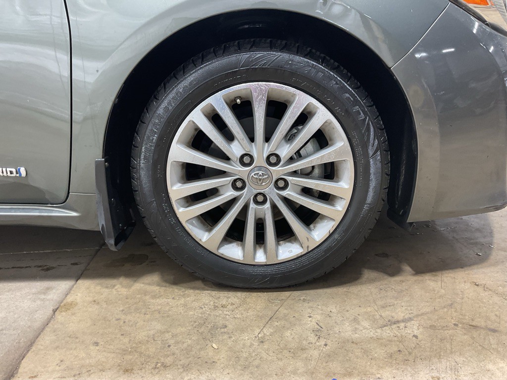 2013 Toyota Avalon Image 12