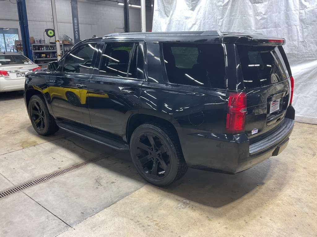 2016 Chevrolet Tahoe Image 2