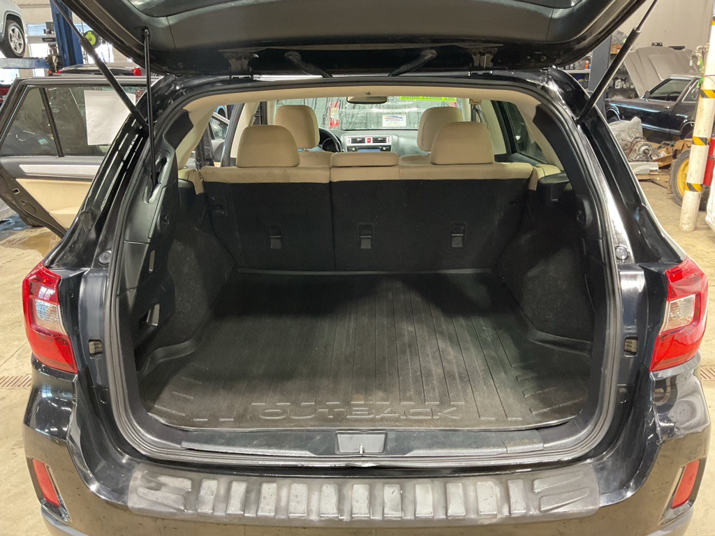2015 Subaru Outback Image 10