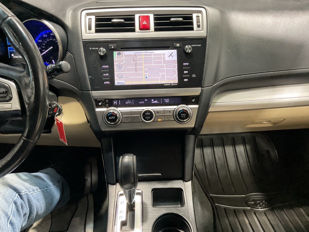 2015 Subaru Outback Image 12
