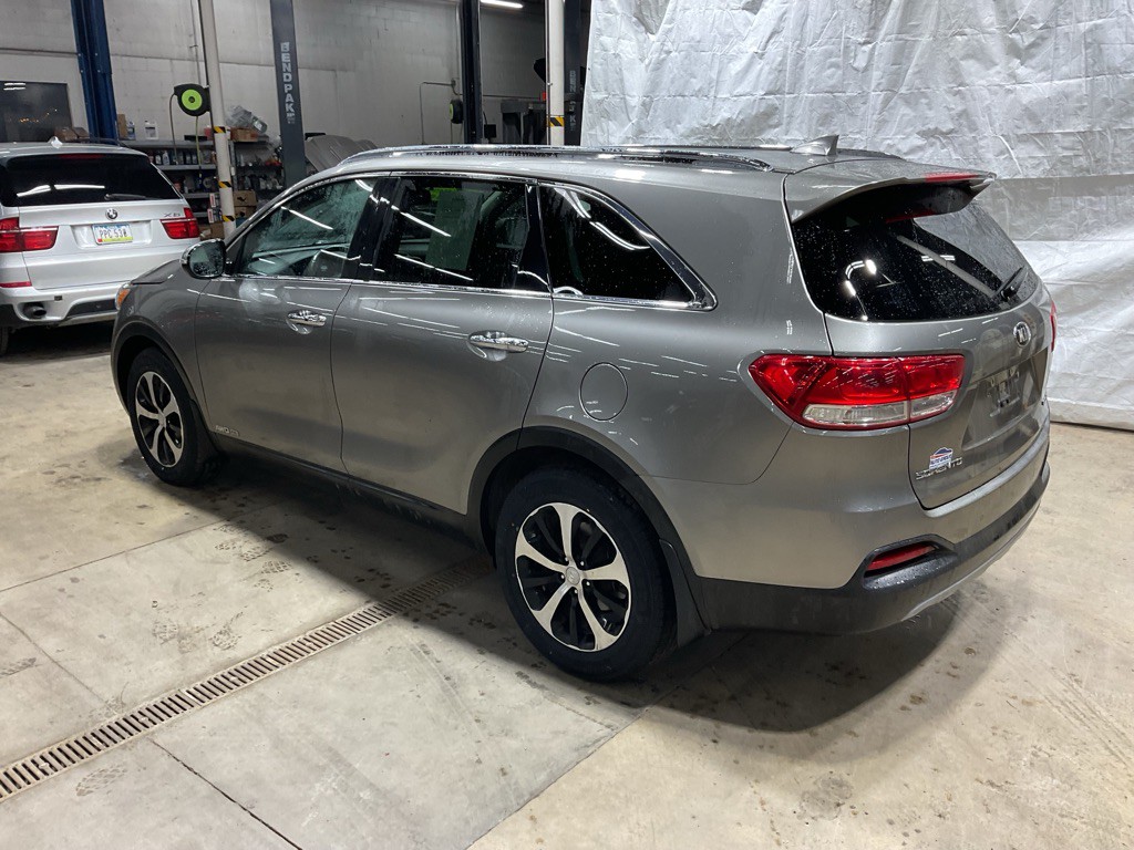 2018 Kia Sorento Image 2